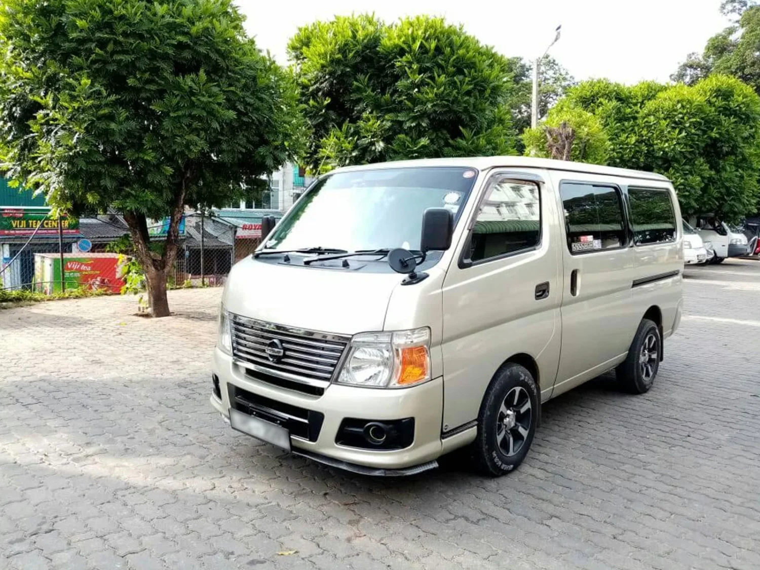 Nissan-Caravan (1)